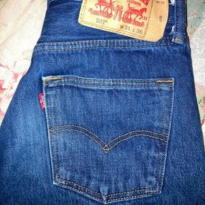 Levi’s 501 Mid Rise Medium Blue Wash